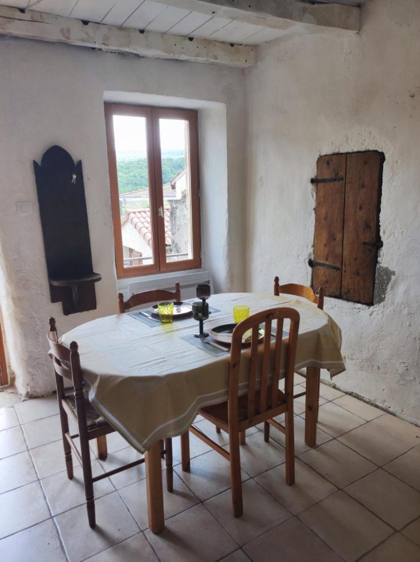 Maison De Vigneron Mareugheol Bagian luar foto