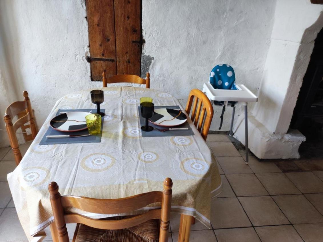 Maison De Vigneron Mareugheol Bagian luar foto